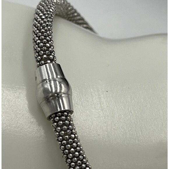 Sterling Silver 925 Diamond Cut Mesh Flexible Bangle Bracelet Magnetic Closure - Picture 4 of 16